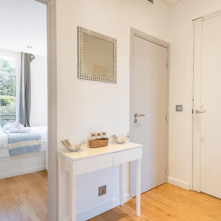 Air-conditioned 2-br With Garage Near The * Cannes